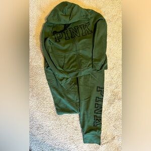 VS Pink sweatsuit. Green Size Large